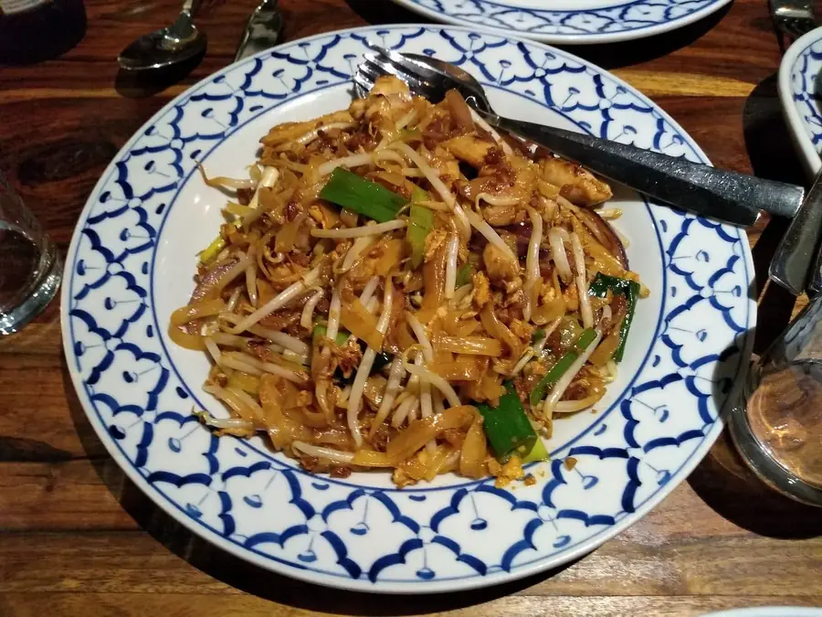 Bord Pad Thai op blauw-wit porselein